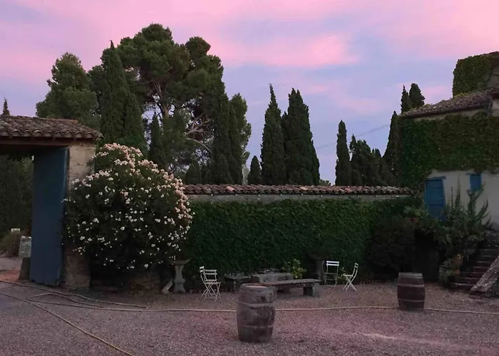 Charmante Maison A Avec Piscine Et Jardin