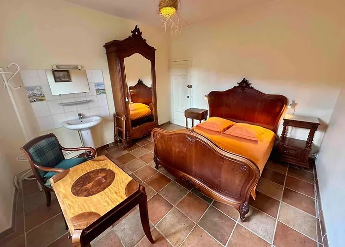 Charmante Maison A Avec Piscine Et Jardin *